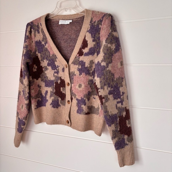 ASTR the Label Rosette Cardigan Women's Size Small - Picture 5 of 14